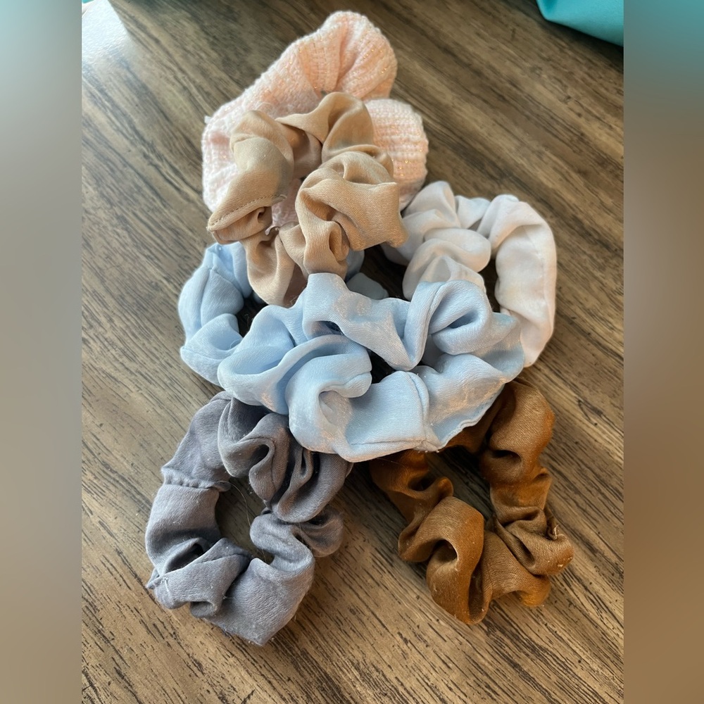 Set of 6 Neutral Tone Scrunchies